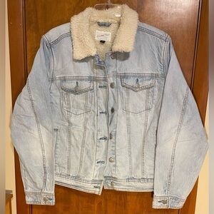 Universal Thread Size L Fleece-lined Denim Jacket